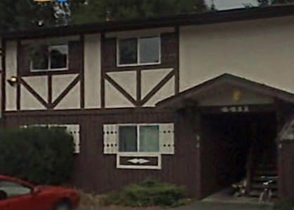 4411 76th Ave W, Unit Unit 3 in University Place, WA - Foto de edificio - Building Photo