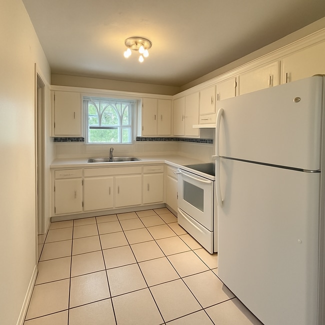 2650 NE 215th St in Miami, FL - Building Photo - Building Photo