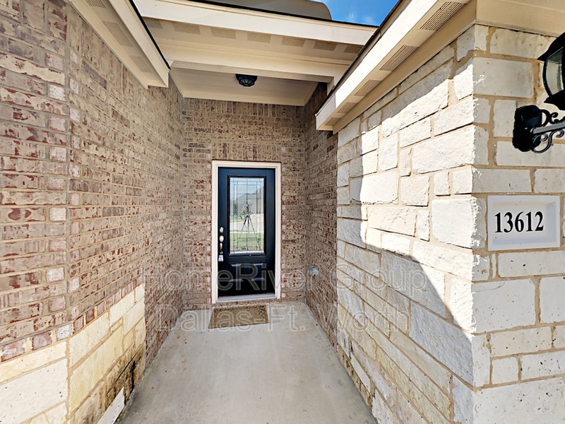 13612 Helix Brg Wy in Crowley, TX - Building Photo