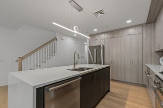 33 Calvert St in Harrison, NY - Building Photo - Building Photo