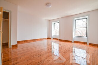 372 Grand Ave-Unit -3 in Brooklyn, NY - Building Photo - Building Photo