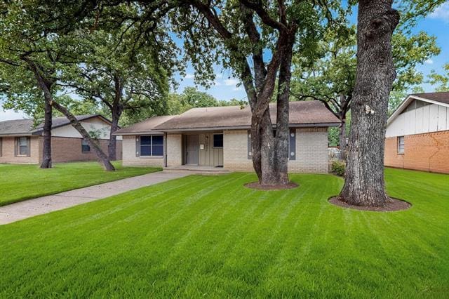 10421 Muskogee Dr in Dallas, TX - Building Photo - Building Photo