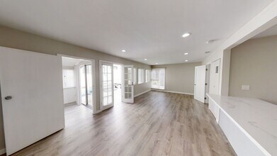 5217 Tipton St in San Diego, CA - Building Photo - Building Photo