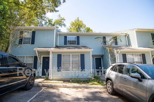 property at 2186 Timberwood Cir N