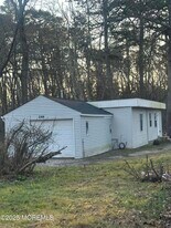 244 Perrineville Rd in Jackson Township, NJ - Building Photo