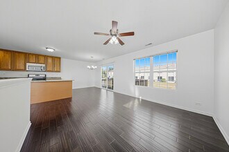 1070 Turin Dr in Hampshire, IL - Building Photo - Building Photo
