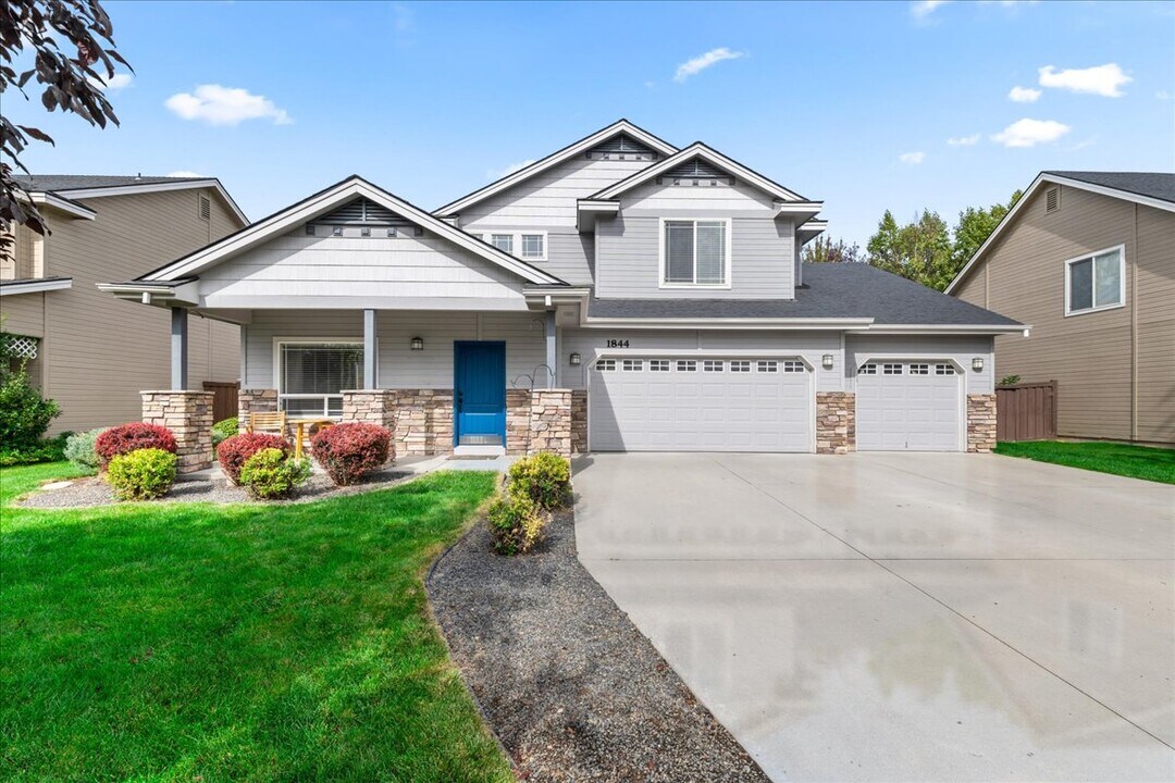 1844 W Glade Creek St in Meridian, ID - Building Photo