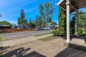218 NW Connell Ave in Hillsboro, OR - Building Photo - Building Photo