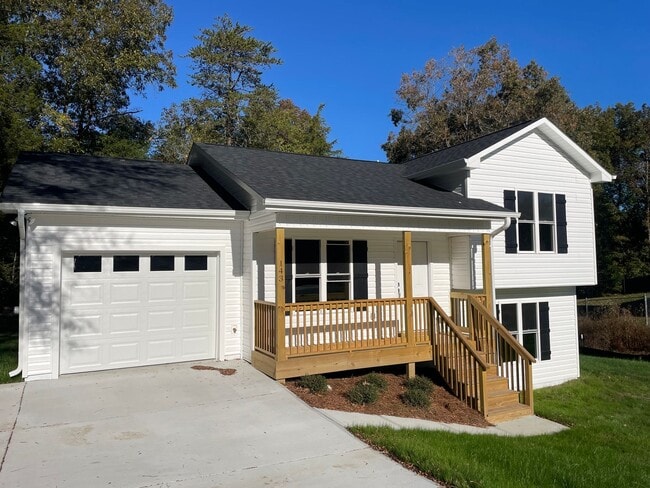 143 Heather Ct in Mocksville, NC - Building Photo - Building Photo