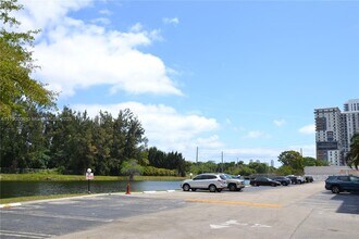 16465 NE 22nd Ave in Miami, FL - Building Photo - Building Photo