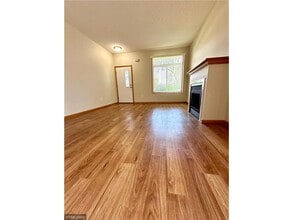1844 Parkway Ave in Shakopee, MN - Building Photo - Building Photo