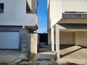 1115 E Artesia Blvd in Long Beach, CA - Foto de edificio - Building Photo