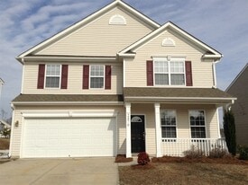 2476 Ingleside Dr in High Point, NC - Building Photo