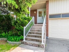 7 Point O'Woods Dr in Vaughan, ON - Building Photo - Building Photo