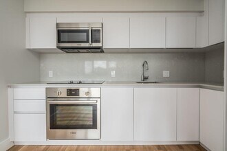 330 Harvard St, Unit 4 in Cambridge, MA - Building Photo - Building Photo