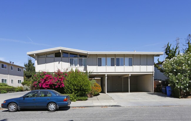 1221 Parkington Ave in Sunnyvale, CA - Foto de edificio - Building Photo