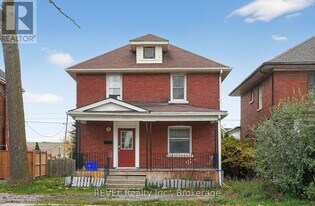 303 Merritt St in St Catharines, ON - Building Photo