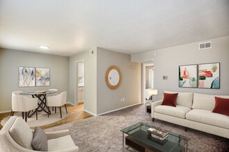 Lakeridge Heights in Dallas, TX - Foto de edificio - Building Photo