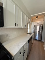 1301 N LaSalle St in Chicago, IL - Building Photo