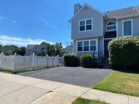 182 Dawn Dr in Lansdale, PA - Building Photo