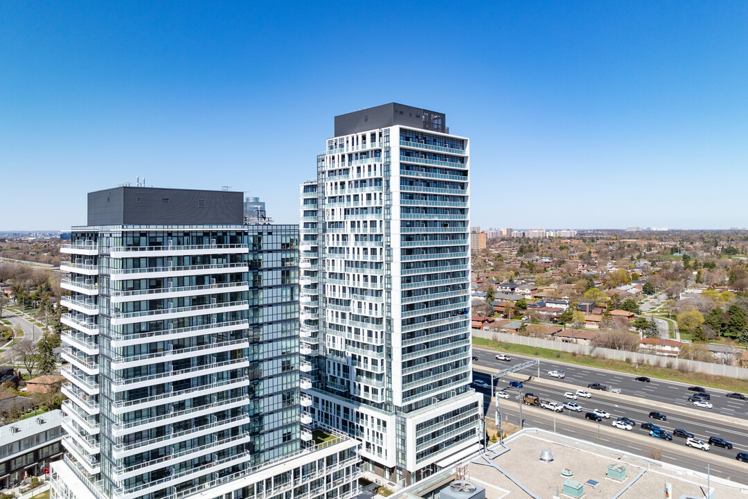 Verde Condos in Toronto, ON - Building Photo