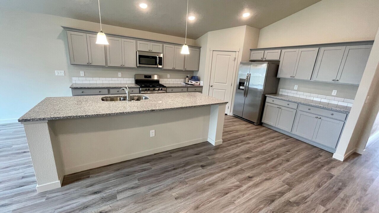 12139 W Terrazzo Dr in Nampa, ID - Building Photo