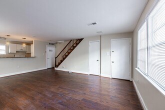 430 N Patrick St in Alexandria, VA - Foto de edificio - Building Photo