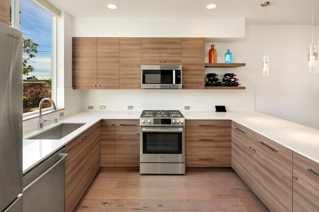 208 16th Ave in Seattle, WA - Building Photo - Building Photo