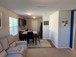 9510 Sandy Rdg Wy in San Antonio, TX - Building Photo - Building Photo
