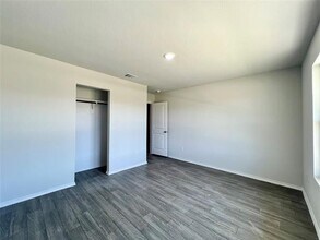 833 Bluffview Dr in Cleburne, TX - Building Photo - Building Photo