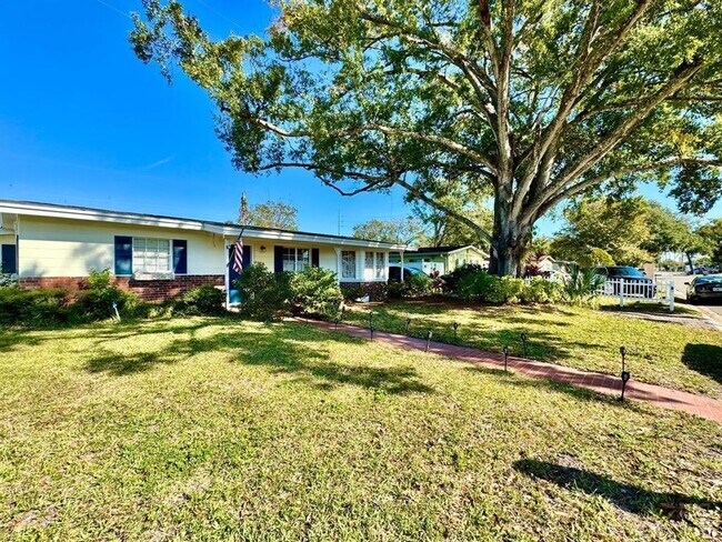 2703 Westhigh Ave in Tampa, FL - Building Photo - Building Photo