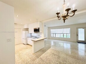 11504 NE 11th Pl in Biscayne Park, FL - Building Photo - Building Photo