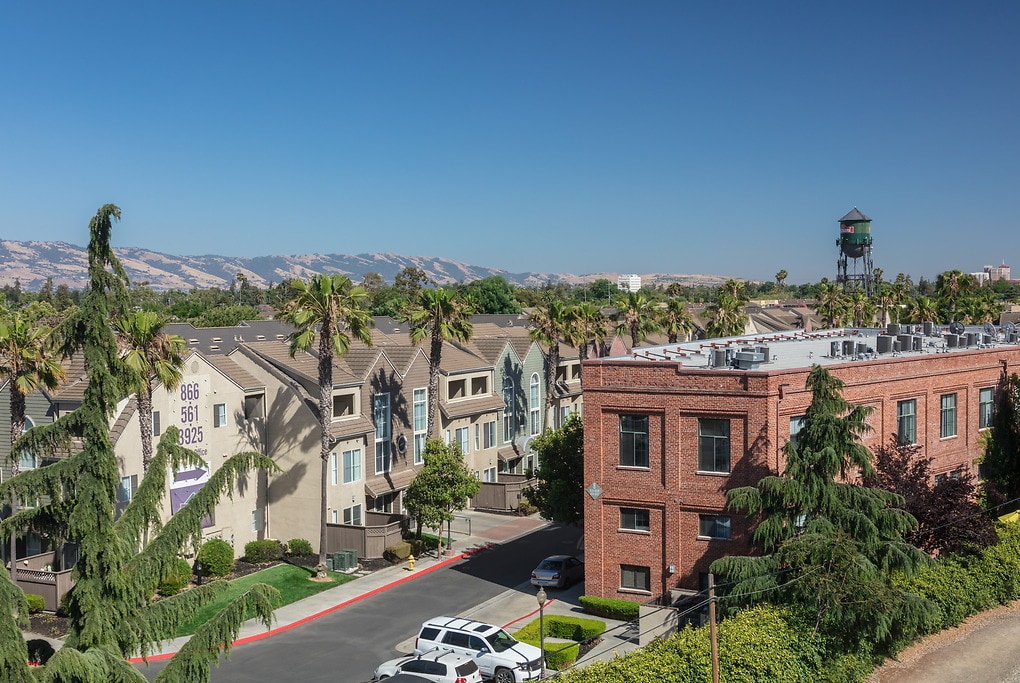 The Esplanade in San Jose, CA - Building Photo