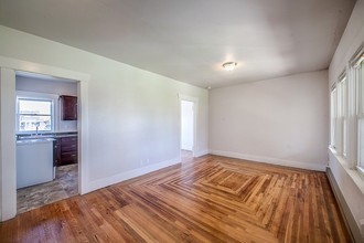 Rosewood Apartments in Nampa, ID - Building Photo - Interior Photo