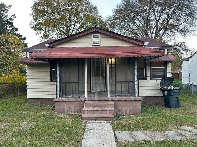 property at 450 4th Thomas St