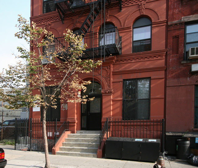 63 E 115th St in New York, NY - Building Photo - Building Photo