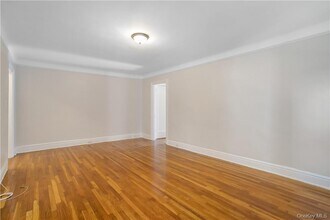 234 Martine Ave in White Plains, NY - Building Photo - Building Photo