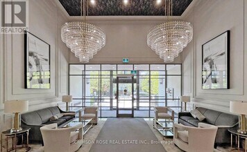 35-635 Hollywood Ave in Toronto, ON - Building Photo - Building Photo