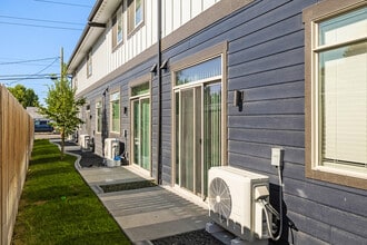 The Towns on Entiat in Kennewick, WA - Foto de edificio - Building Photo