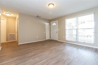 7960 Putnam Cir in New Port Richey, FL - Building Photo - Building Photo