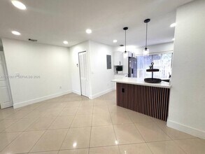 5655 NW 109th Ave in Doral, FL - Building Photo - Building Photo