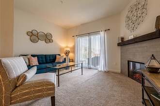 Britton Place in Lacey, WA - Foto de edificio - Building Photo