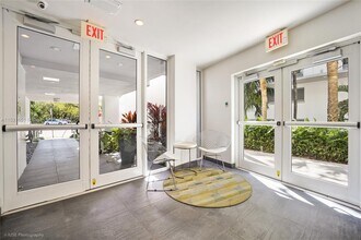 2020 Prairie Ave, Unit 505 in Miami Beach, FL - Foto de edificio - Building Photo