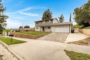11447 Brainard Ave in Los Angeles, CA - Building Photo