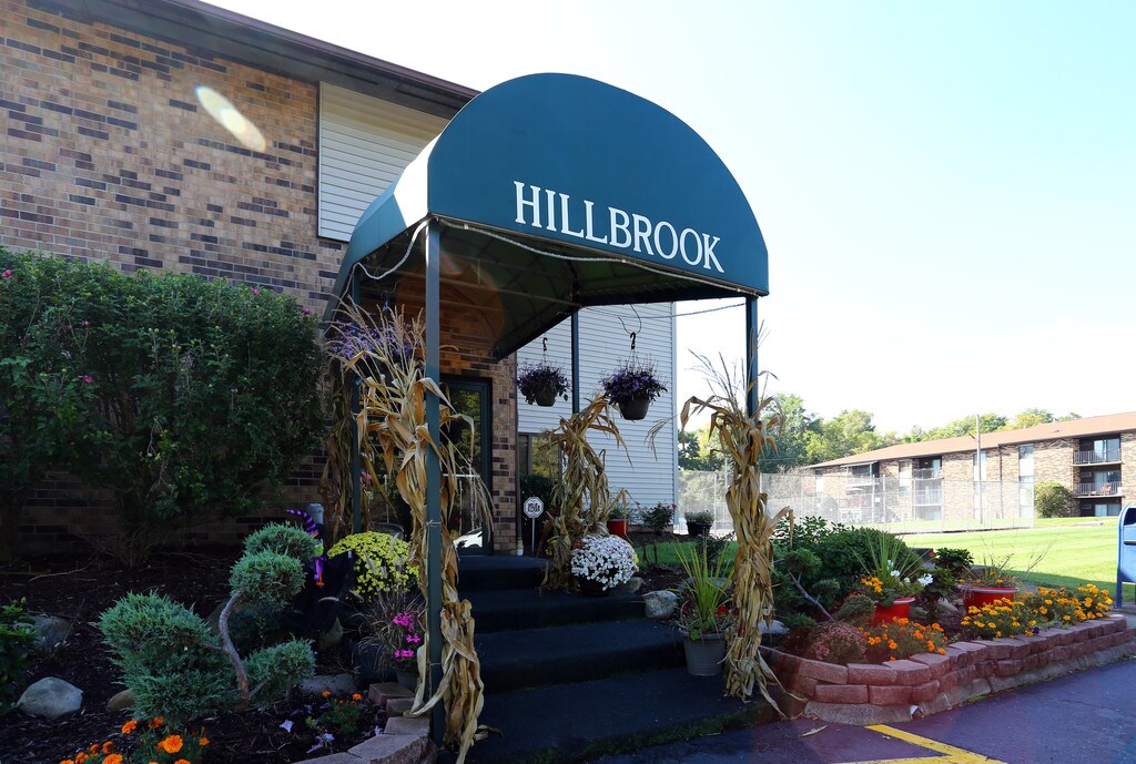 Hillbrook Apartments in Austintown, OH