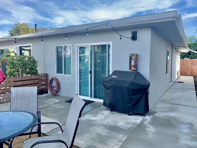 1008 Florida St-Unit -A in Huntington Beach, CA - Building Photo - Building Photo