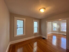 11 Belmont Sq, Unit 1 in Somerville, MA - Building Photo - Building Photo