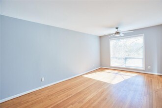 450 Medlock Rd in Decatur, GA - Building Photo - Building Photo