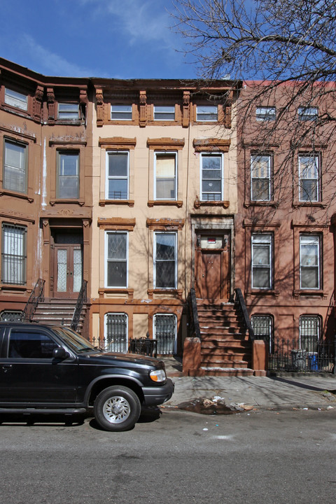 899 Lafayette Ave in Brooklyn, NY - Foto de edificio