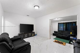 2251 NW 94th St in Miami, FL - Building Photo - Building Photo